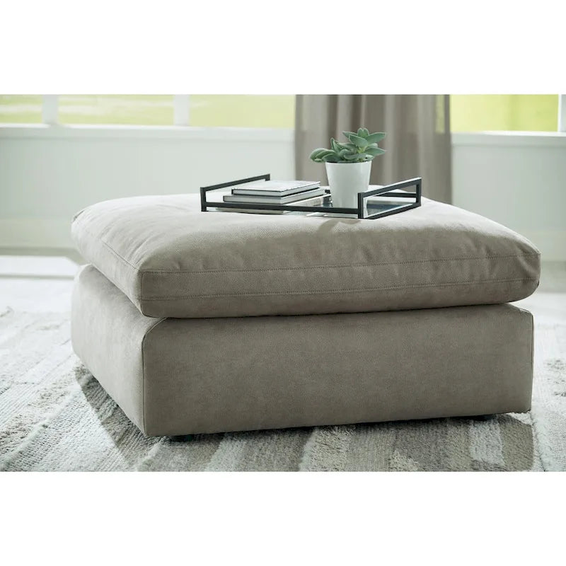 Pouf decorativo oversize in similpelle scamosciata con imbottitura in piuma e schiuma