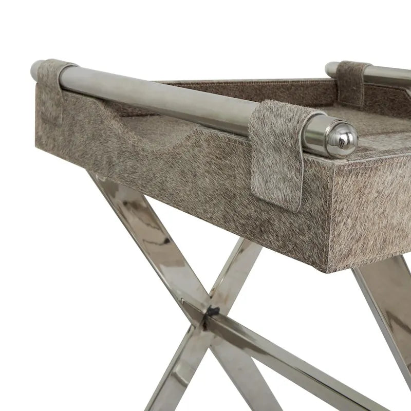 Mesa auxiliar decorativa con bandeja de piel con pelo y patas diagonales plateadas